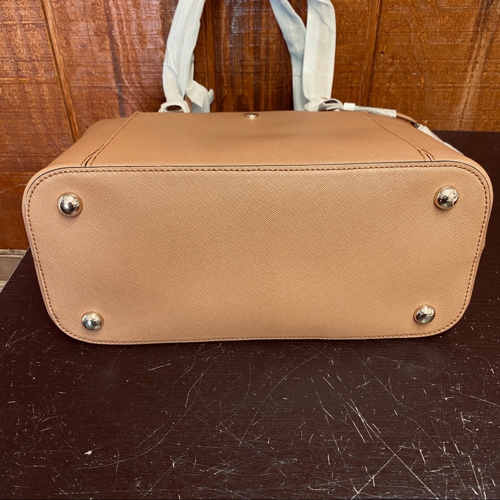 Michael Kors Jet Set Snap Pocket Tote - Acorn - Picture 5 of 8